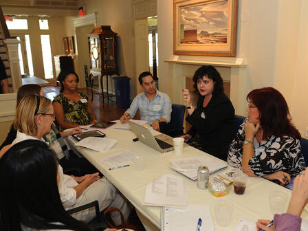 Elizabeth Richmond-Garza leads a primary source workshop.